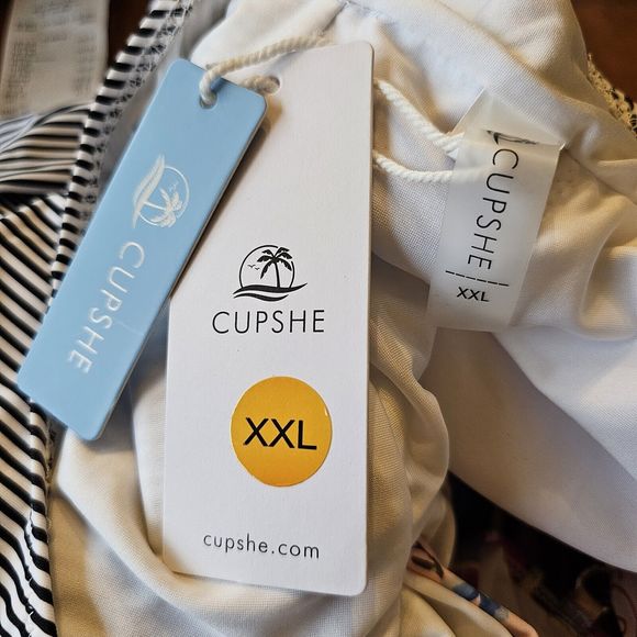 NWT Cupshe Plus Size Onepiece Halter Swimsuit Pink Floral Black Striped Size XXL - Picture 2 of 5